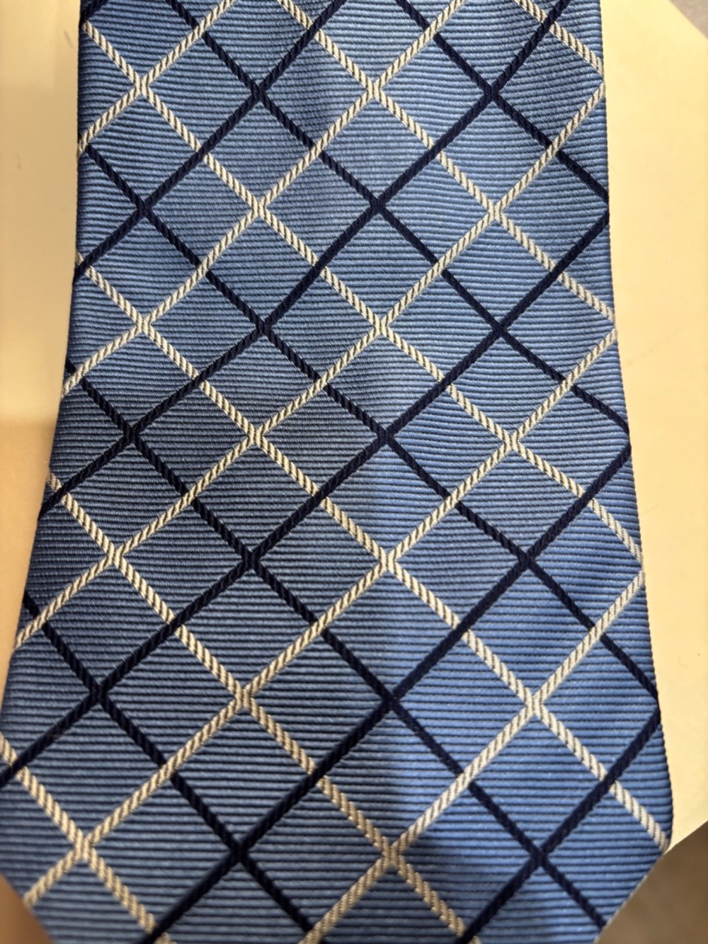 BROOKS BROTHERS MARKET SILK TIE - EX CONDITION